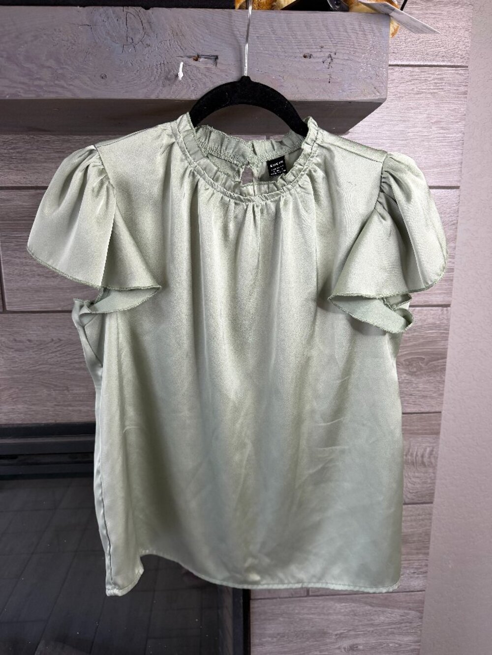 SHEIN Privé Frill Trim Keyhole Back Blouse
